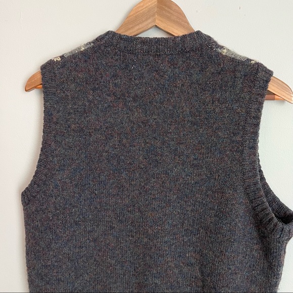 Vintage Scottish Wool Angus MacBain argyle sweater vest - Picture 3 of 9